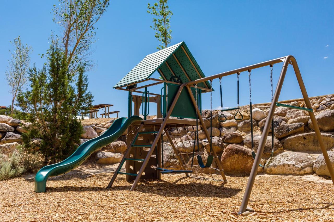 Escalante Grand Resort Exterior photo